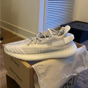 Yeezy 350 V2 Zebra